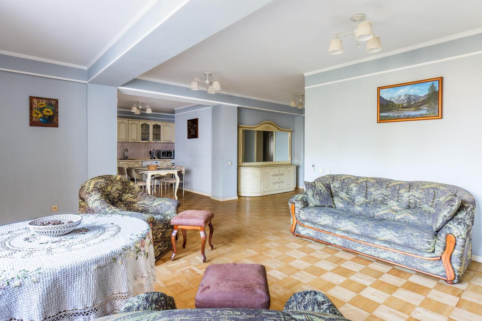Downtown Big Apartment Tashkent Esterno foto